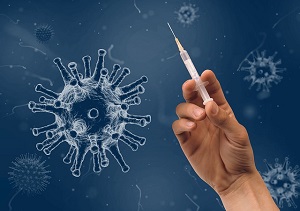 האם אפשר להתחסן גם נגד קורונה וגם נגד שפעת? עושים סדר
